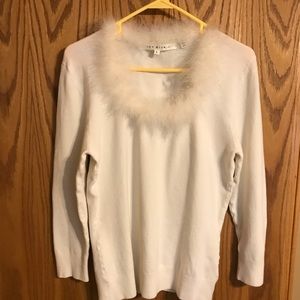 Fur trim sweater. Max Studio Fur neckline sweater